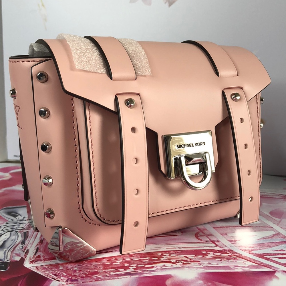👜 MICHAEL Michael Kors Leather Crossbody